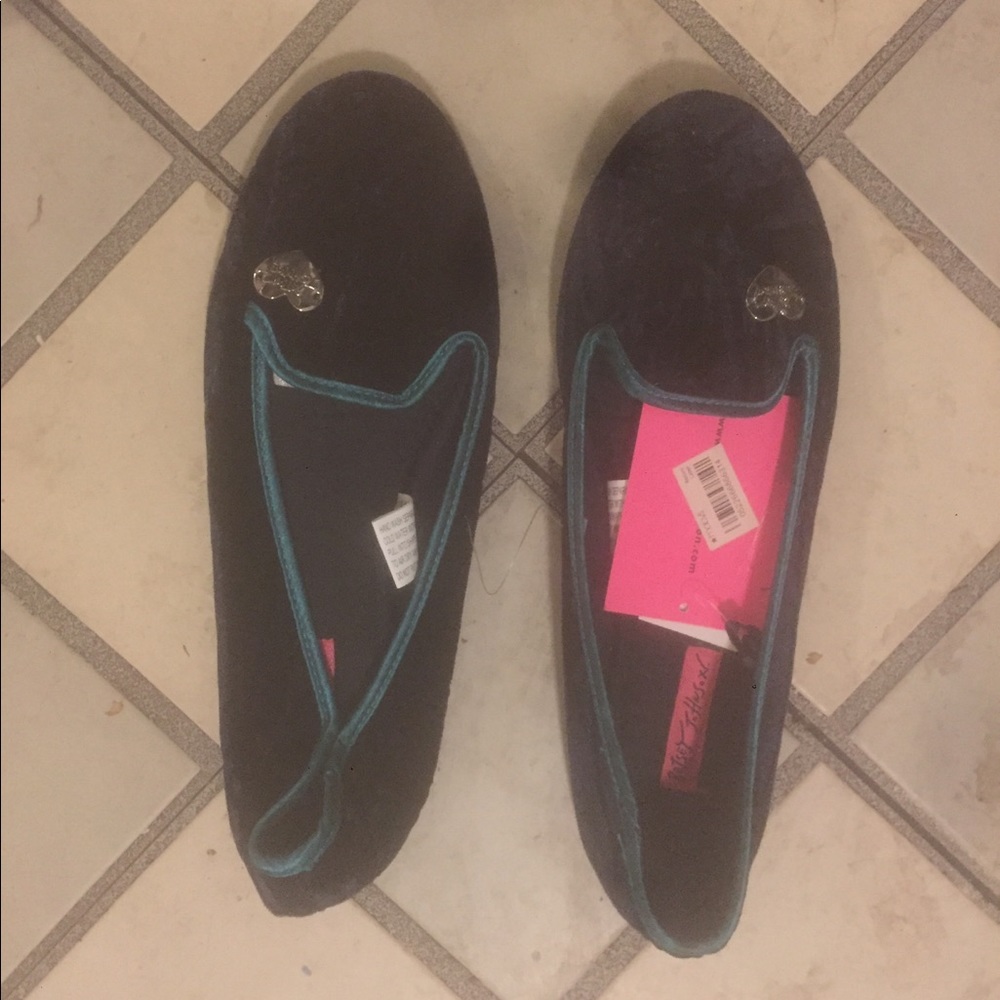 Betsey Johnson flatssz 9-10